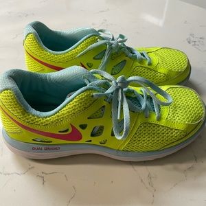 Nike tennis shoes